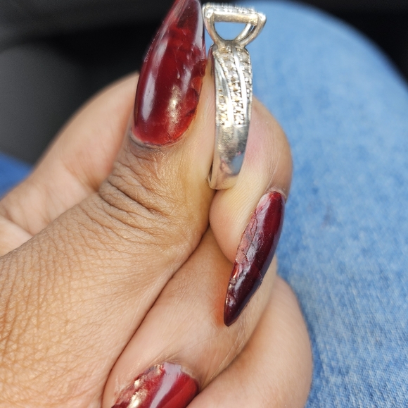 Silver woman's wedding ring. Size 8. - Picture 4 of 6